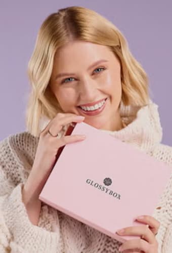 Customer testimonial video thumbnail - Cosmetic industry